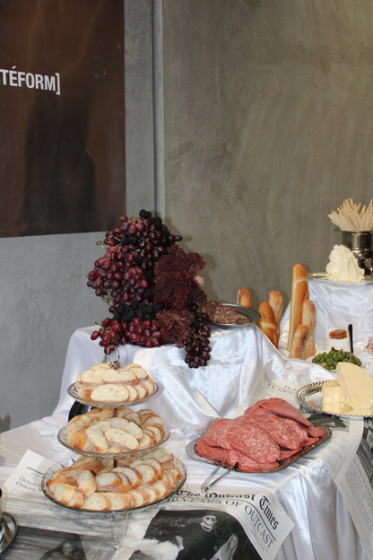 Platinum Spread Grazing Table