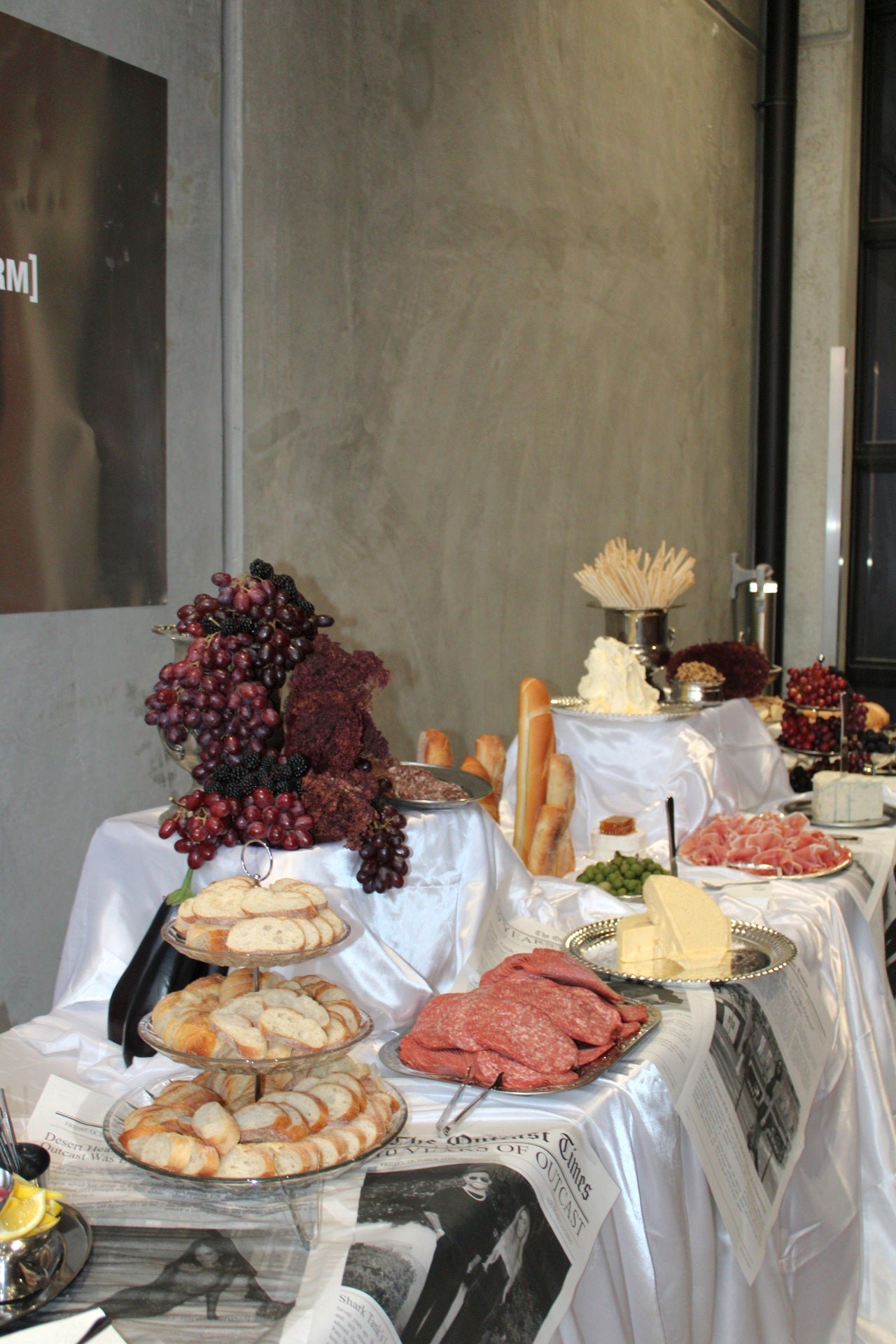 Platinum Spread Grazing Table